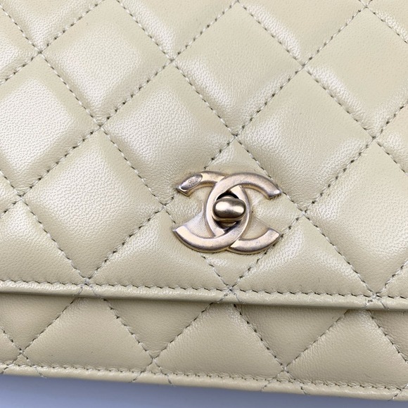 NIB Chanel 21C pearl crush wallet on chain WOC yellow - Picture 7 of 16